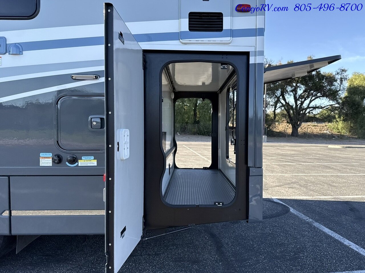 2024 Winnebago View 24T Slide-Out Murphy Bed Mercedes Turbo Diesel   - Photo 46 - Thousand Oaks, CA 91360