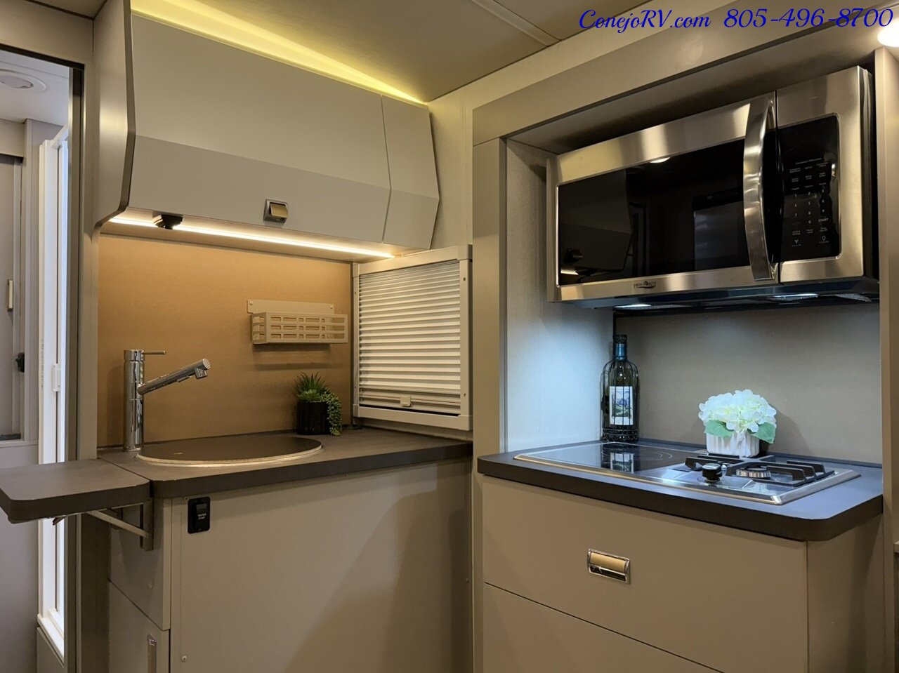 2024 Winnebago View 24T Slide-Out Murphy Bed Mercedes Turbo Diesel   - Photo 11 - Thousand Oaks, CA 91360