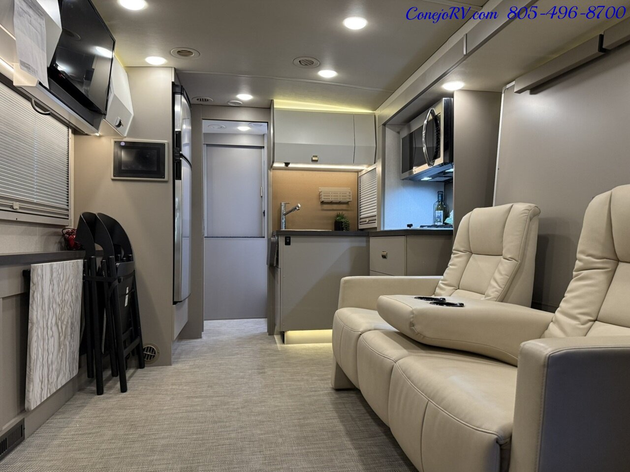 2024 Winnebago View 24T Slide-Out Murphy Bed Mercedes Turbo Diesel   - Photo 25 - Thousand Oaks, CA 91360