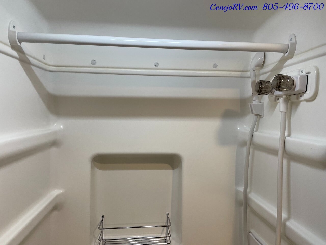 2023 WINNEBAGO Solis 59PX Murphy Bed Pop Top Full Galley New Chassis   - Photo 18 - Thousand Oaks, CA 91360