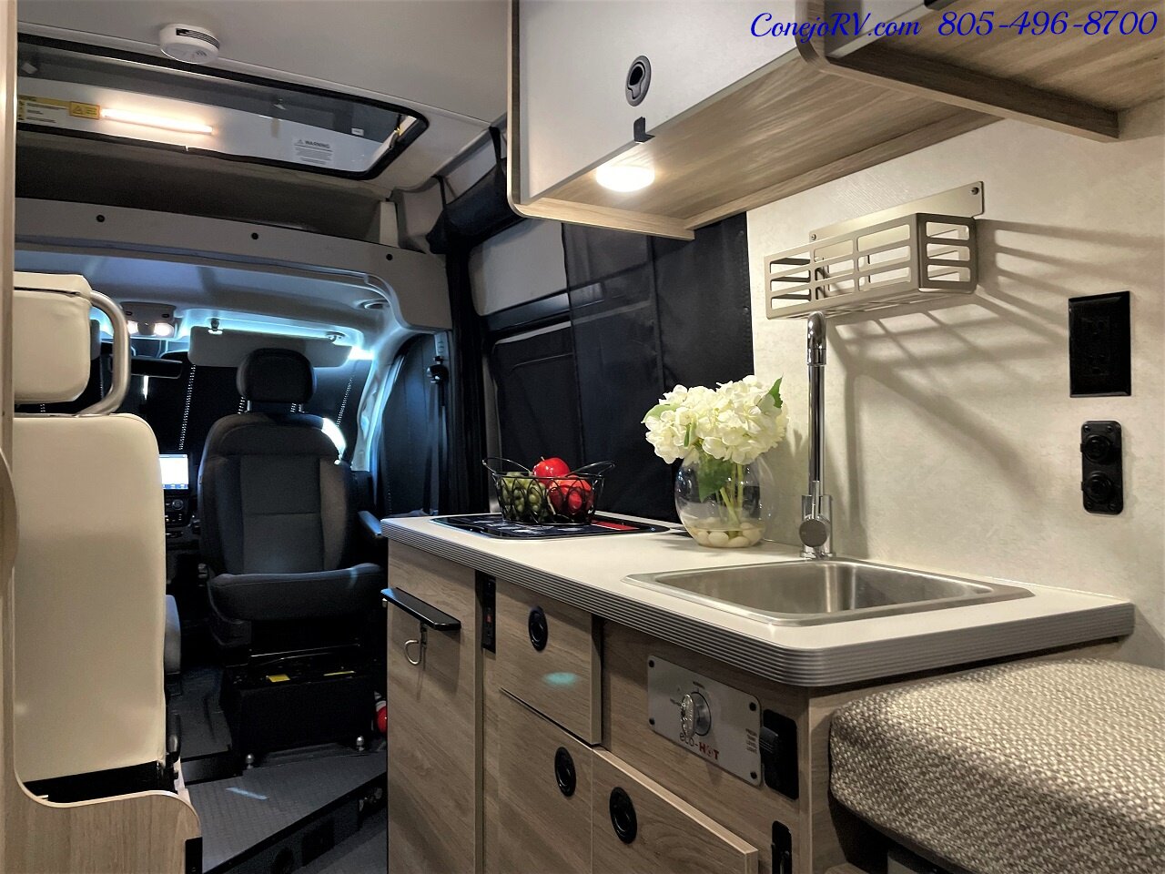 2023 WINNEBAGO Solis 59PX Murphy Bed Pop Top Full Galley New Chassis   - Photo 32 - Thousand Oaks, CA 91360