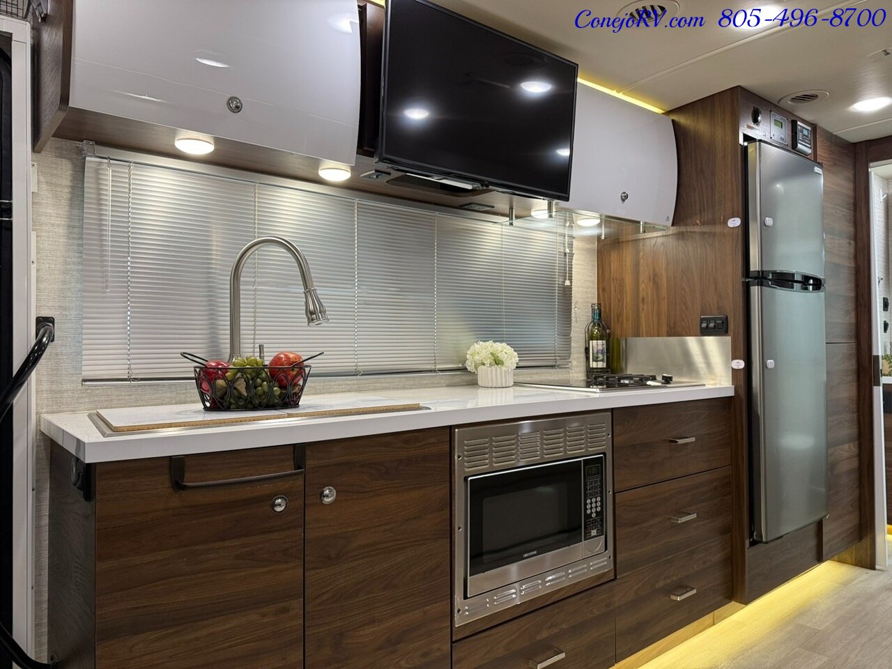 2020 Winnebago View 24D Full Wall Slide-Out Mercedes Turbo Diesel Full Body Paint 21K Miles Pre Covid Build - Photo 12 - Thousand Oaks, CA 91360