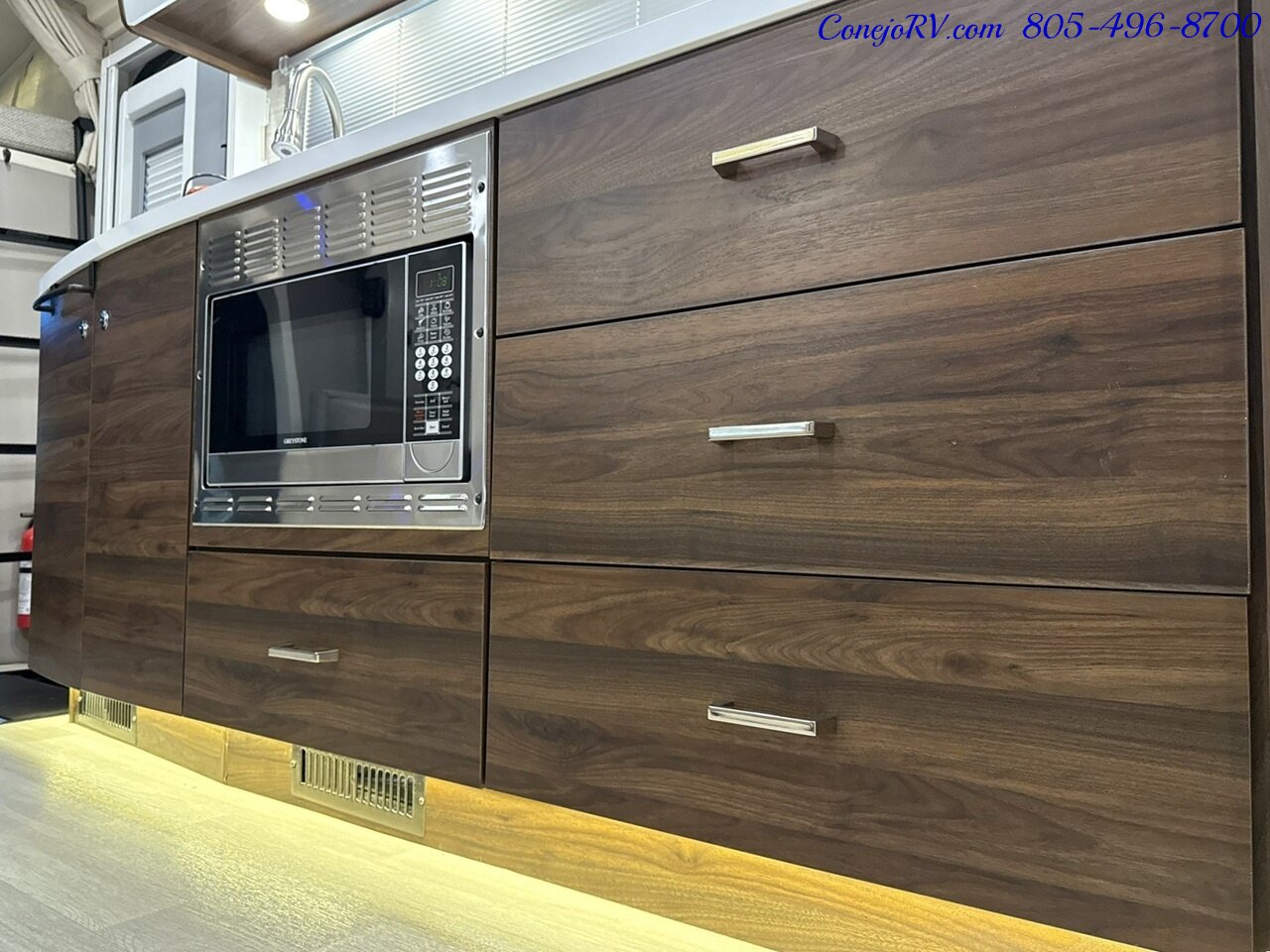 2020 Winnebago View 24D Full Wall Slide-Out Mercedes Turbo Diesel Full Body Paint 21K Miles Pre Covid Build - Photo 19 - Thousand Oaks, CA 91360