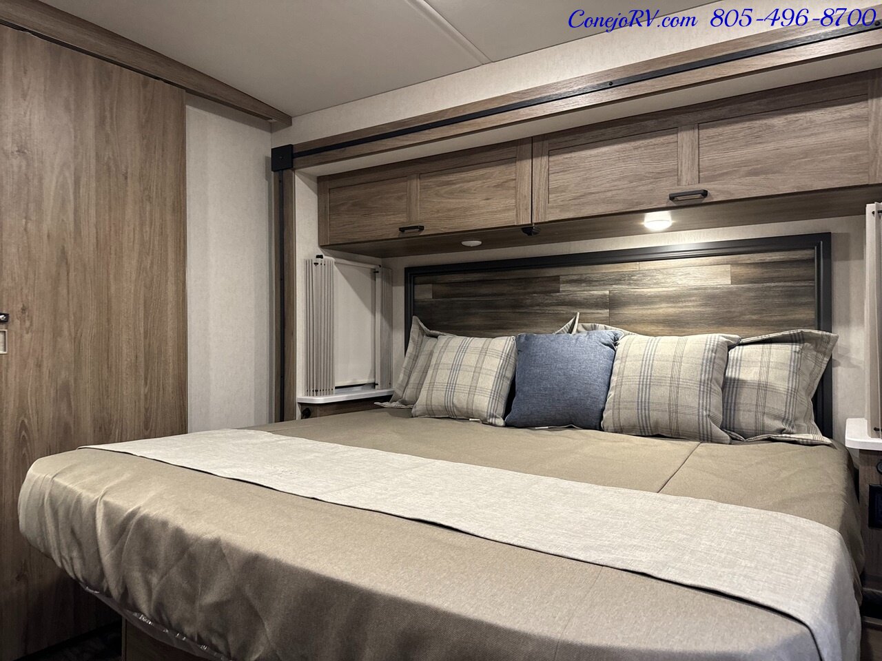 2023 Winnebago Vista 33K Double Slide Outs King Bed Power Loft Bed 1 ½ Bath   - Photo 19 - Thousand Oaks, CA 91360