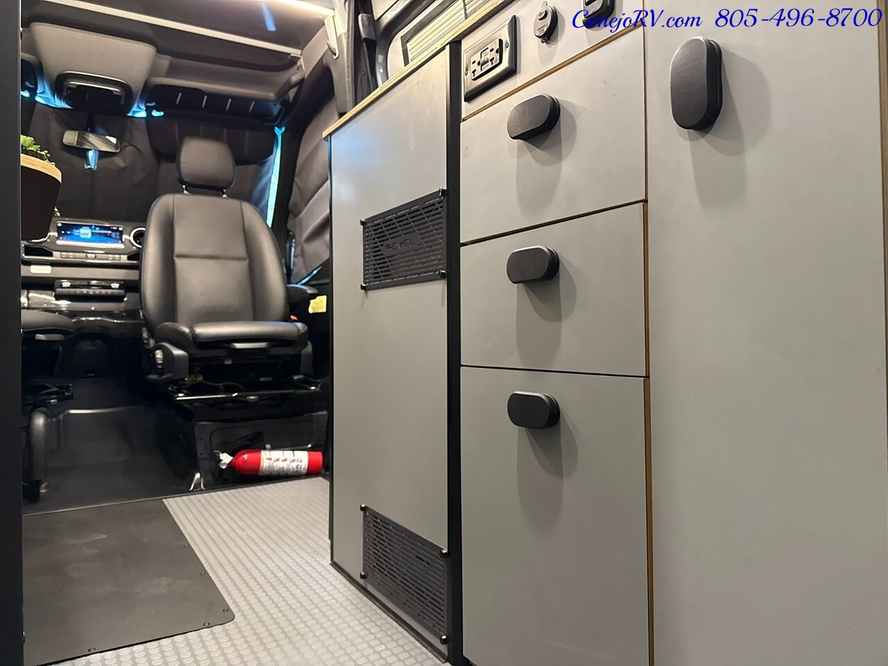 2024 Winnebago Revel 44EC 2.5-1 AWD Sprinter Mercedes Turbo Diesel, 8.4KWH Lithionics System 26K Miles - Photo 15 - Thousand Oaks, CA 91360