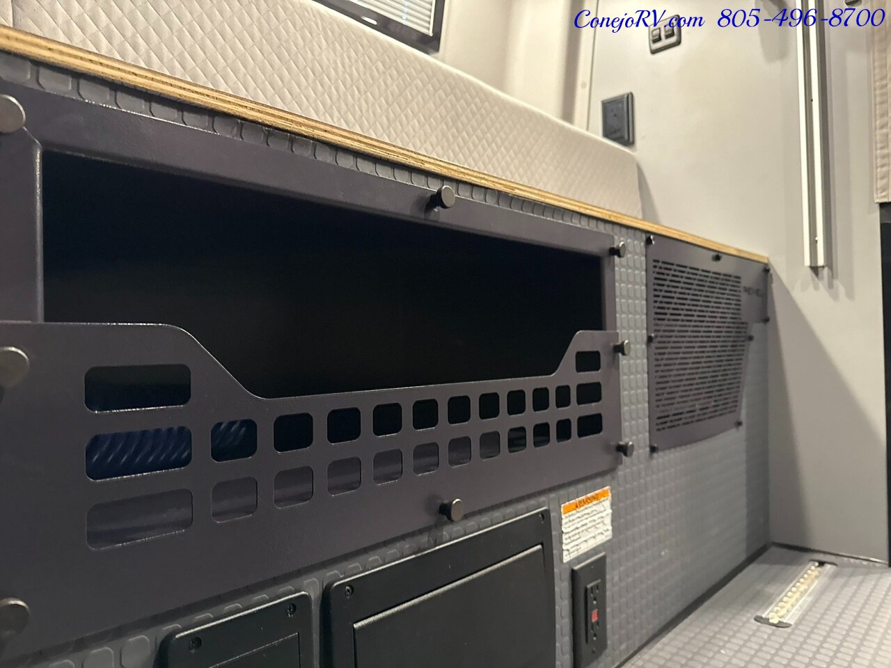 2024 Winnebago Revel 44EC 2.5-1 AWD Sprinter Mercedes Turbo Diesel, 8.4KWH Lithionics System 26K Miles - Photo 25 - Thousand Oaks, CA 91360