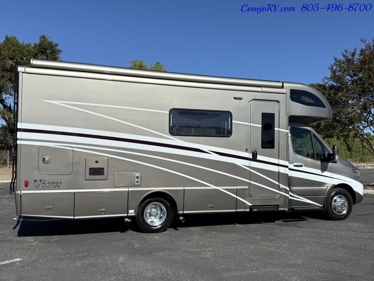 2022 Winnebago View 24D Full Wall Slide-Out Theater Seats Mercedes Turbo Diesel - Photo 4 - Thousand Oaks, CA 91360