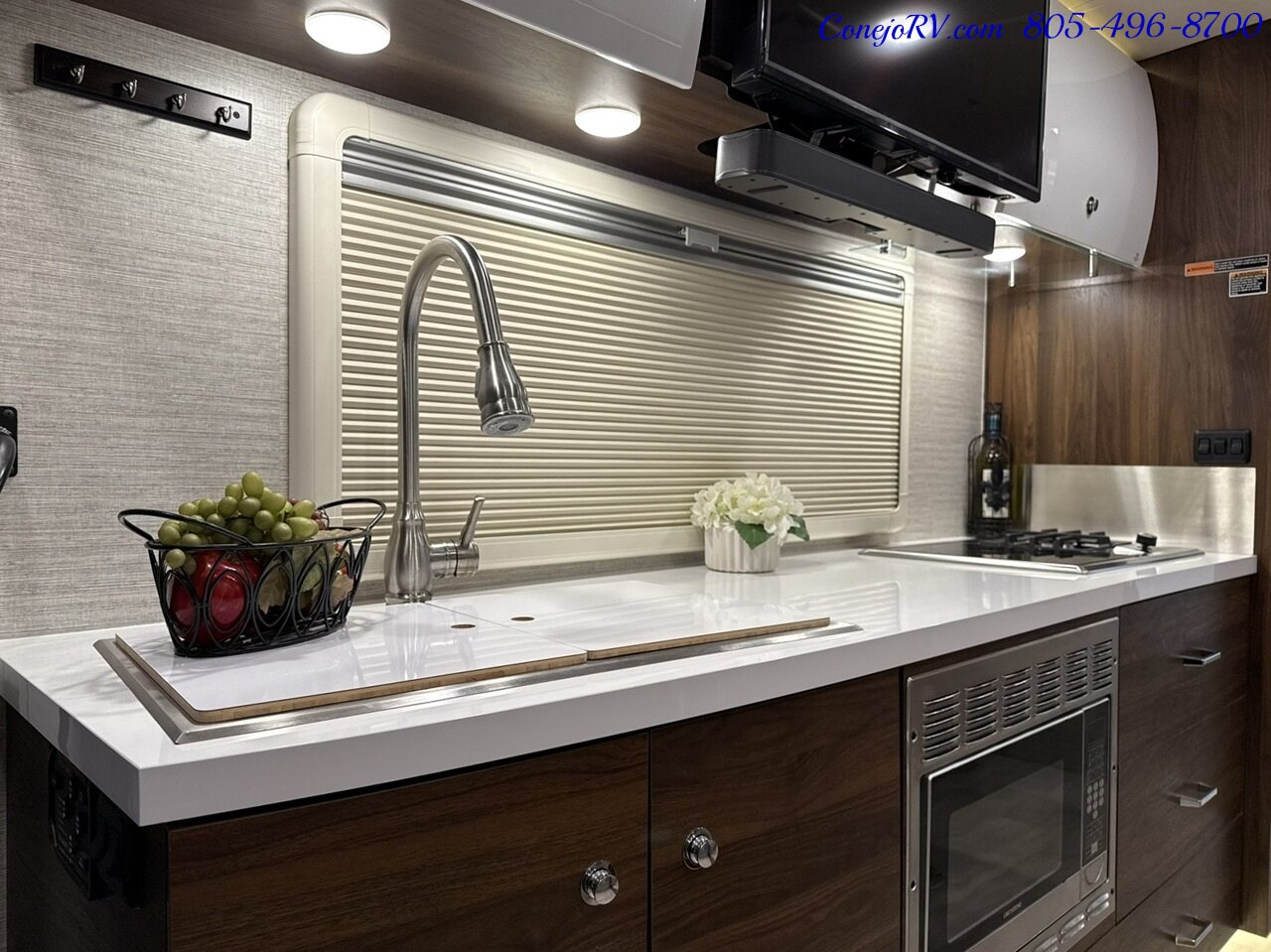 2022 Winnebago View 24D Full Wall Slide-Out Theater Seats Mercedes Turbo Diesel - Photo 13 - Thousand Oaks, CA 91360