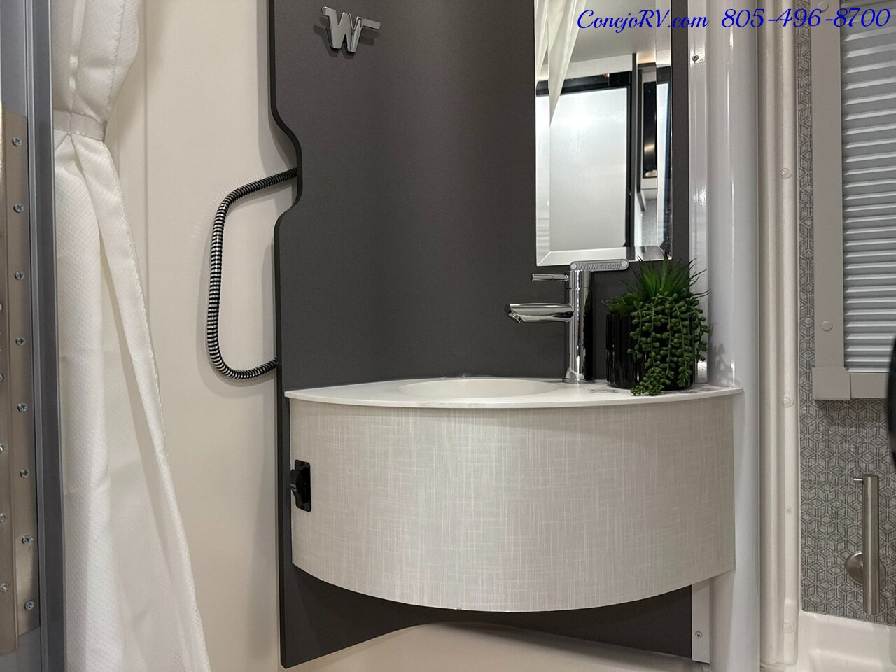 2026 Winnebago Ekko 22A Lithium Power 310HP All Wheel Drive - Photo 18 - Thousand Oaks, CA 91360