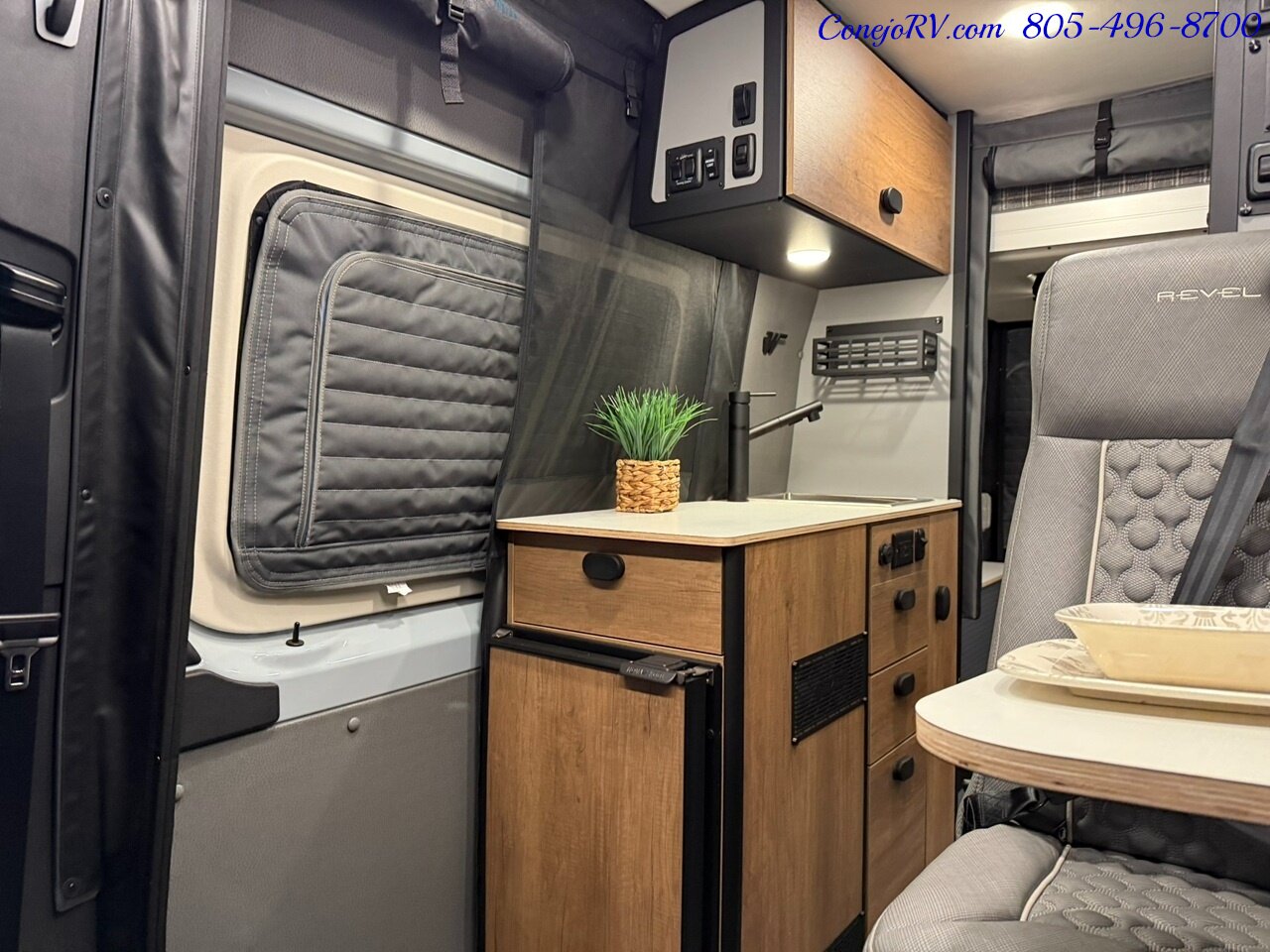 2026 Winnebago Revel 44E 2.5-2 AWD Sprinter Mercedes Turbo Diesel  16.8KWH Lithionics System Dealer Demo 4K Miles - Photo 7 - Thousand Oaks, CA 91360