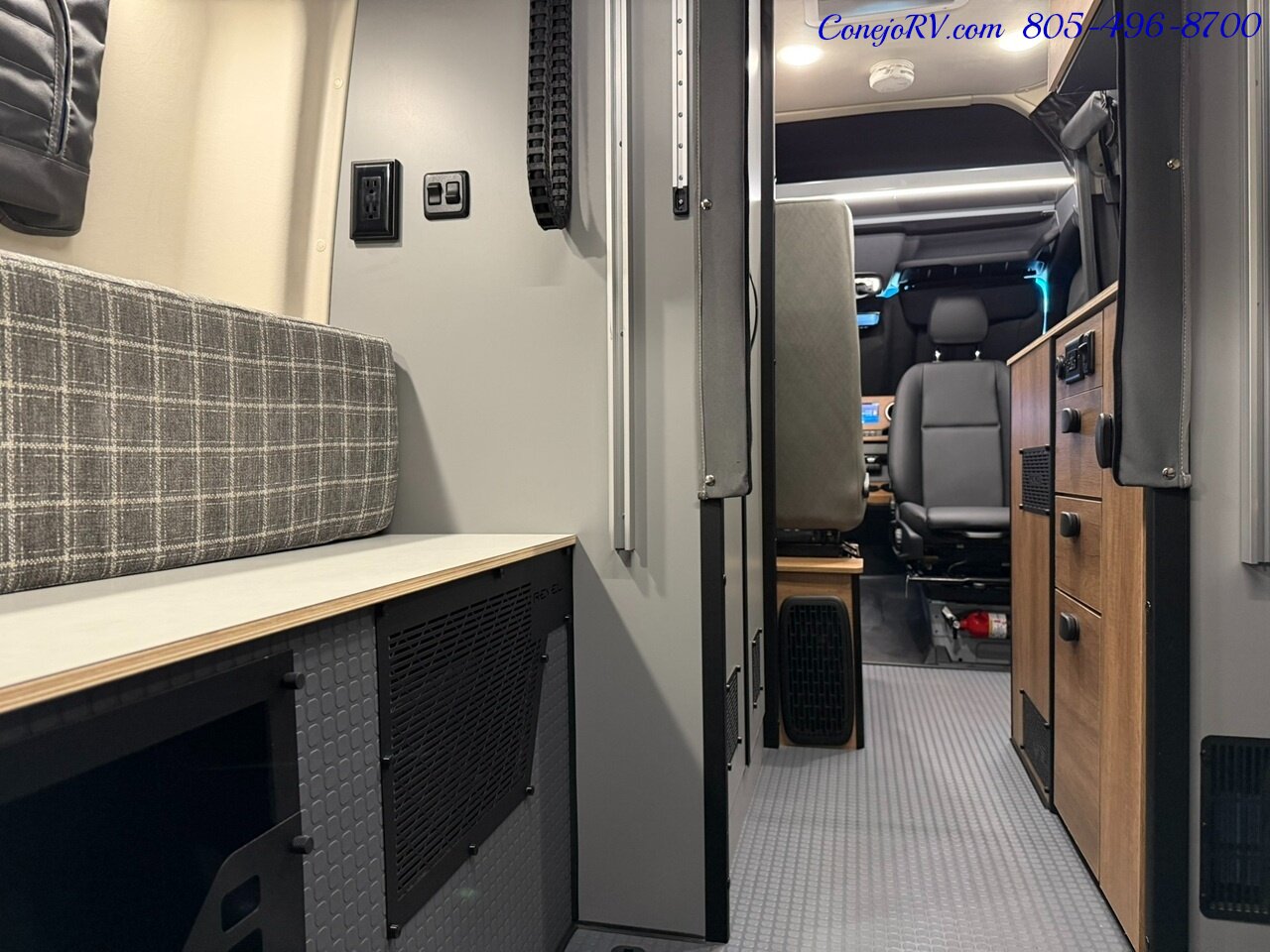 2026 Winnebago Revel 44E 2.5-2 AWD Sprinter Mercedes Turbo Diesel  16.8KWH Lithionics System Dealer Demo 4K Miles - Photo 30 - Thousand Oaks, CA 91360