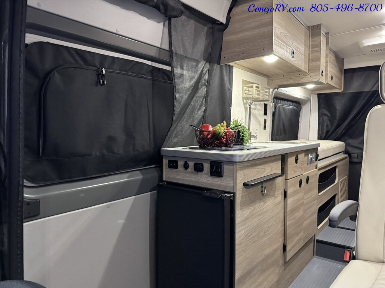 2025 Winnebago Solis 59P Pop Top Full Galley Roof AC - Photo 7 - Thousand Oaks, CA 91360