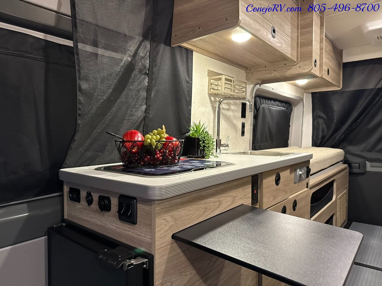 2025 Winnebago Solis 59P Pop Top Full Galley Roof AC - Photo 11 - Thousand Oaks, CA 91360