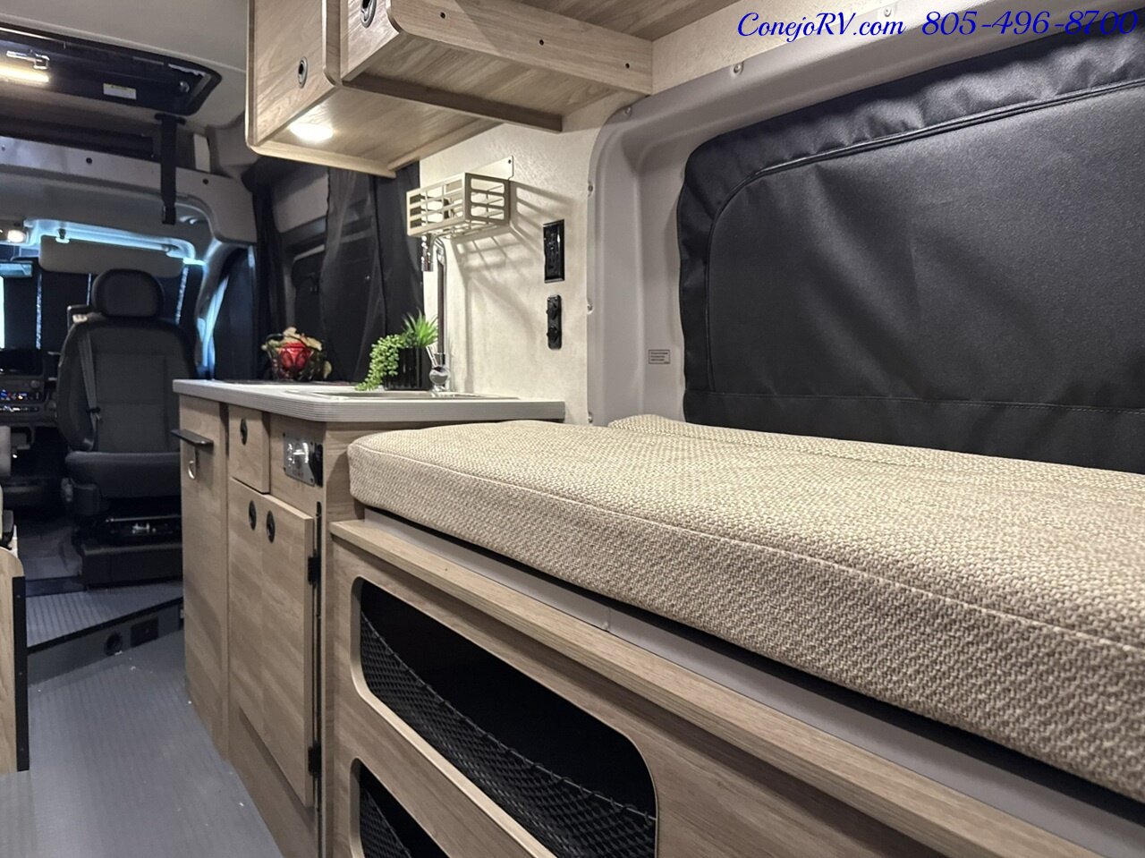 2025 Winnebago Solis 59P Pop Top Full Galley Roof AC - Photo 26 - Thousand Oaks, CA 91360