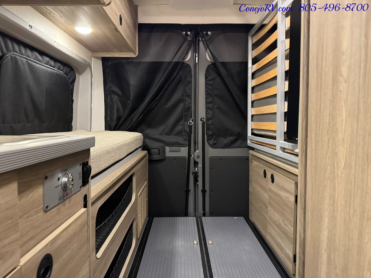 2025 Winnebago Solis 59P Pop Top Full Galley Roof AC - Photo 19 - Thousand Oaks, CA 91360