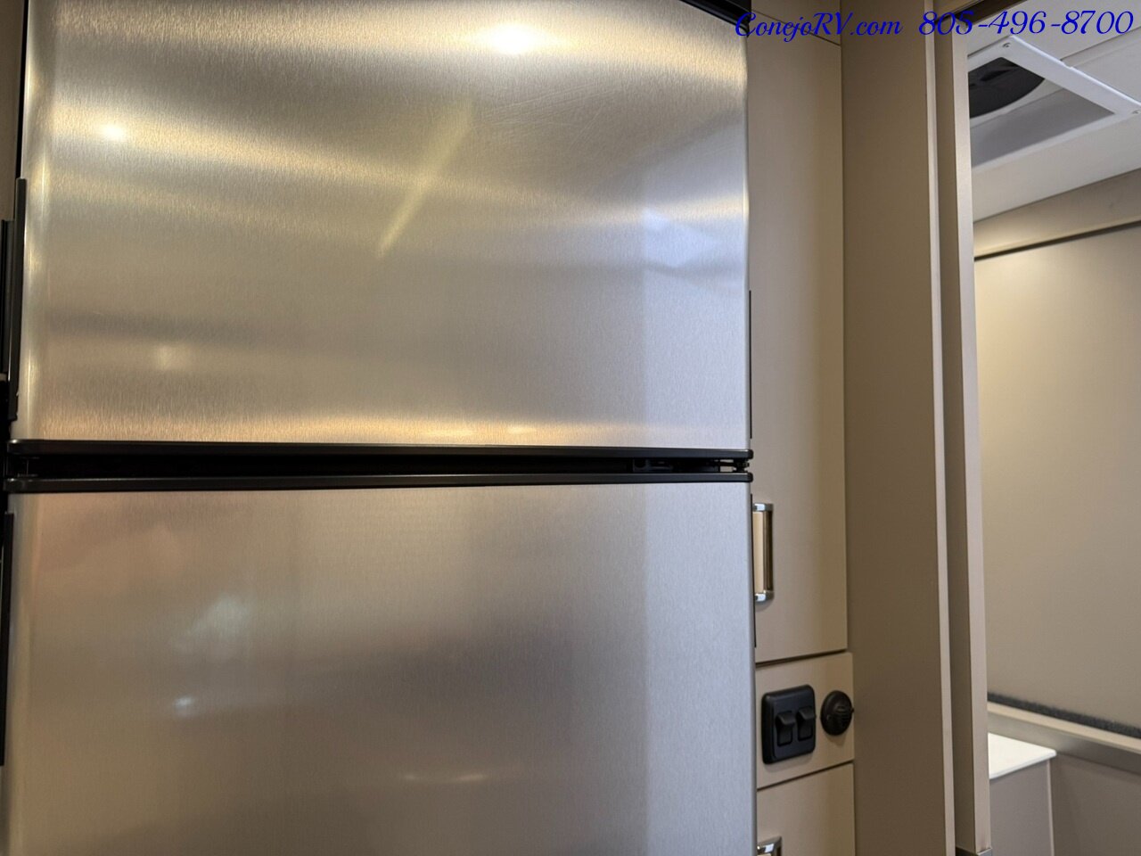 2025 Winnebago Navion 24T AWD Dealer Demo Slide-Out Murphy Bed Mercedes Turbo Diesel 3K Miles - Photo 13 - Thousand Oaks, CA 91360