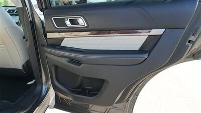 2017 Ford Explorer Platinum   - Photo 36 - Bucyrus, KS 66013