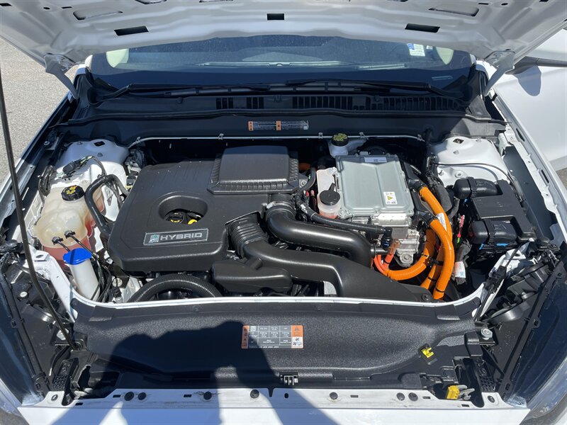 2020 Ford Fusion Hybrid SE photo