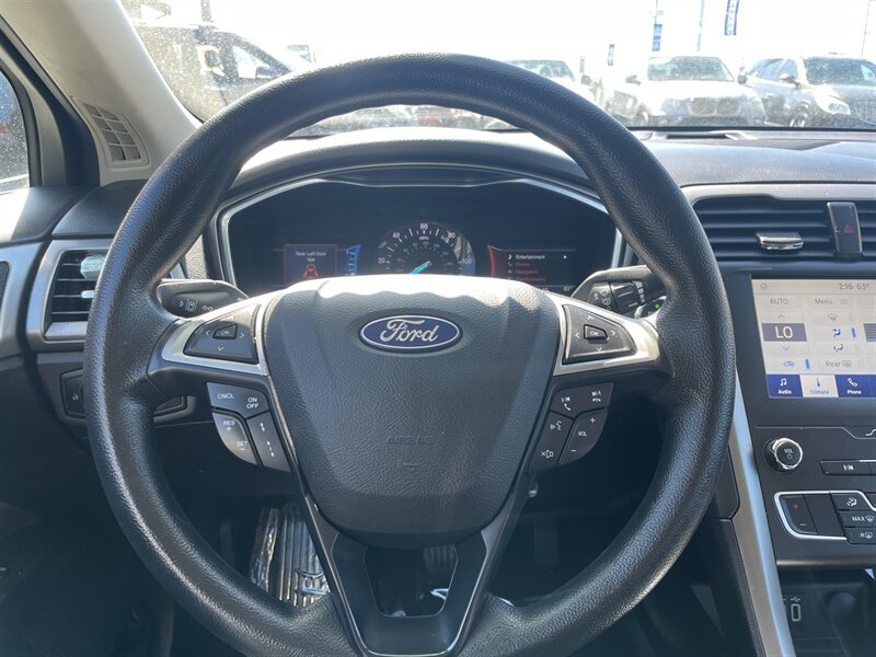 2020 Ford Fusion Hybrid SE photo