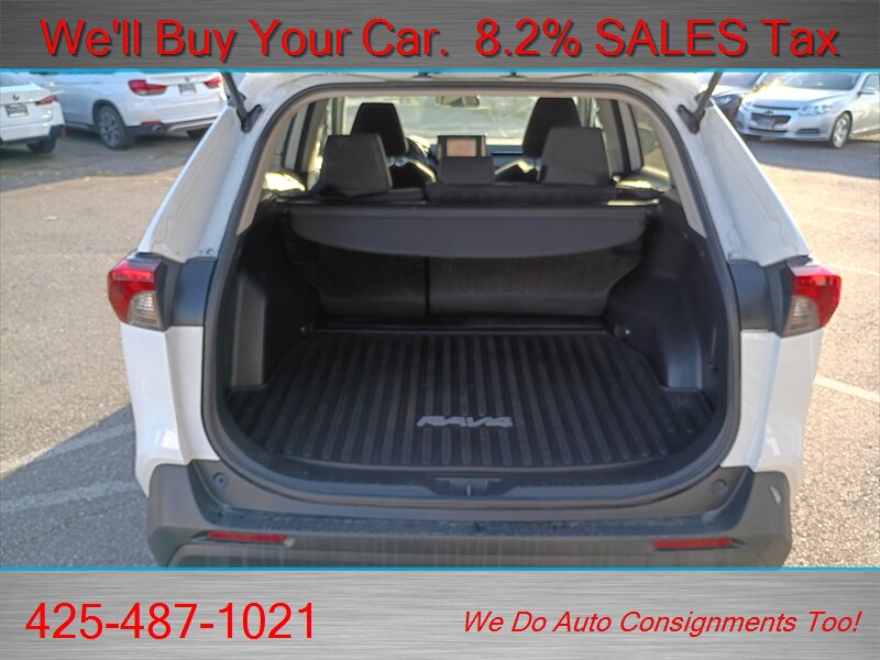 2020 Toyota RAV4 LE - Photo 10 - Woodinville, WA 98072