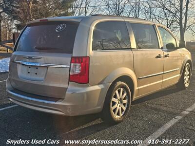 2015 Chrysler Town & Country Touring   - Photo 5 - Essex, MD 21221