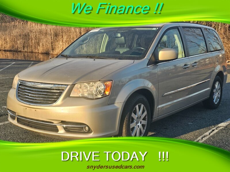 2015 Chrysler Town & Country Touring   - Photo 1 - Essex, MD 21221