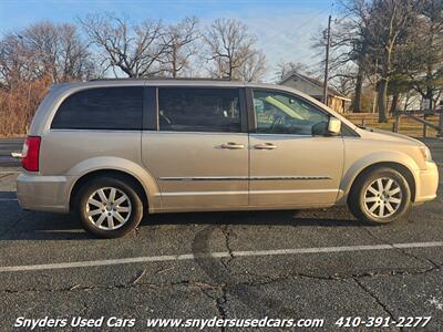 2015 Chrysler Town & Country Touring   - Photo 6 - Essex, MD 21221