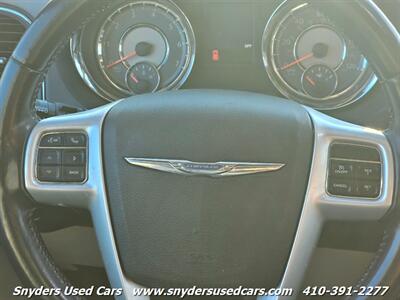 2015 Chrysler Town & Country Touring   - Photo 28 - Essex, MD 21221