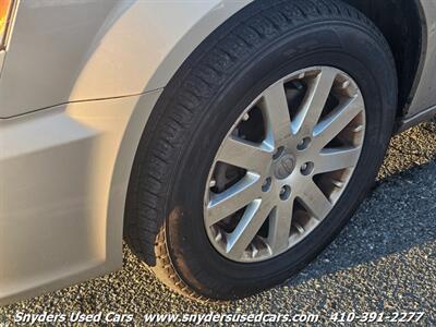 2015 Chrysler Town & Country Touring   - Photo 32 - Essex, MD 21221