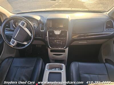 2015 Chrysler Town & Country Touring   - Photo 20 - Essex, MD 21221