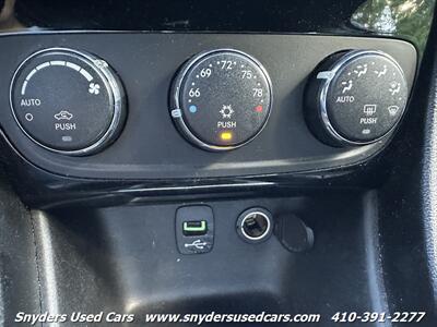 2013 Chrysler 200 Limited   - Photo 13 - Essex, MD 21221