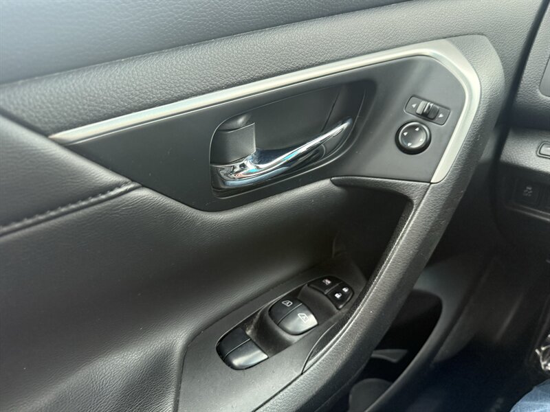 2015 Nissan Altima 2.5 - Photo 13 - Lafayette, IN 47905