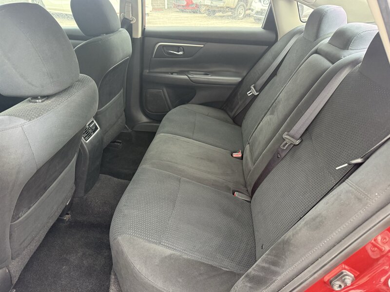 2015 Nissan Altima 2.5 - Photo 8 - Lafayette, IN 47905