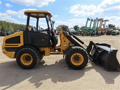 2015 JCB 407B 2015 JCB 407B 4WD Wheel Loader Tractor Tool Carrie  Only 1,189 Hours! - Photo 6 - Lafayette, IN 47905