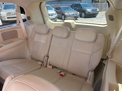 2010 Chrysler Town & Country Limited   - Photo 9 - Lafayette, IN 47905