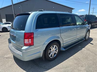 2010 Chrysler Town & Country Limited   - Photo 7 - Lafayette, IN 47905