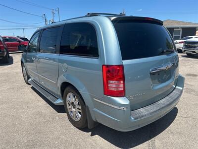 2010 Chrysler Town & Country Limited   - Photo 5 - Lafayette, IN 47905