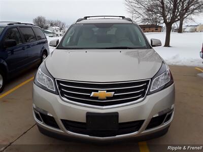 2013 Chevrolet Traverse LT   - Photo 1 - Davenport, IA 52802