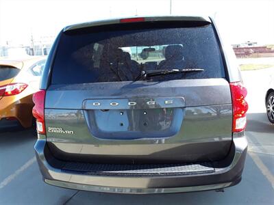 2015 Dodge Grand Caravan SXT   - Photo 10 - Davenport, IA 52802