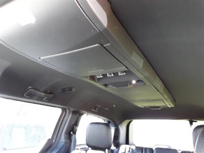 2015 Dodge Grand Caravan SXT   - Photo 6 - Davenport, IA 52802
