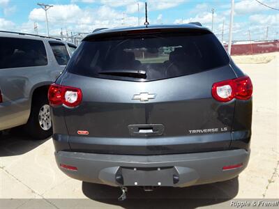 2012 Chevrolet Traverse LS   - Photo 9 - Davenport, IA 52802