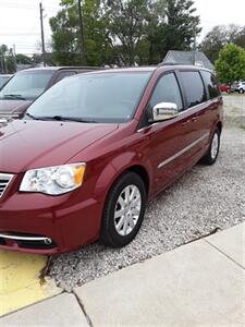 2011 Chrysler Town & Country Touring-L   - Photo 4 - Silvis, IL 61282