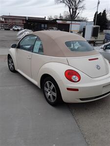 2006 Volkswagen New Beetle Convertible 2.5   - Photo 5 - Davenport, IA 52802