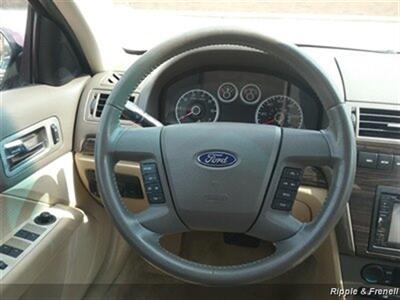 2006 Ford Fusion V6 SEL   - Photo 12 - Davenport, IA 52802