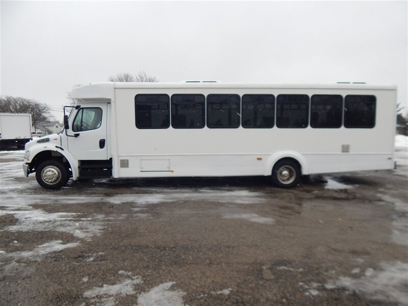 2016 Freightliner Goshen Coach Bus  36 Passenger - Photo 1 - Angola, IN 46703