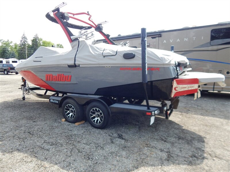 2022 Malibu Wakesetter 22 LSV  