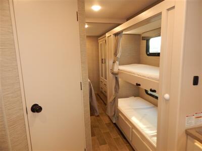 2022 Thor Chateau 31E  Bunkhouse - Photo 47 - Angola, IN 46703