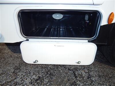 2022 Thor Chateau 31E  Bunkhouse - Photo 13 - Angola, IN 46703