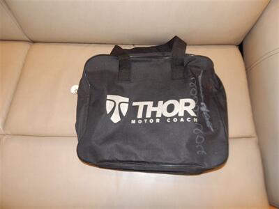 2022 Thor Chateau 31E  Bunkhouse - Photo 54 - Angola, IN 46703