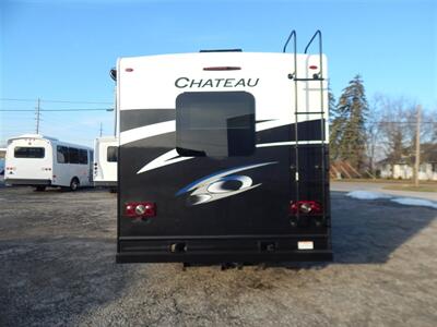 2022 Thor Chateau 31E  Bunkhouse - Photo 8 - Angola, IN 46703